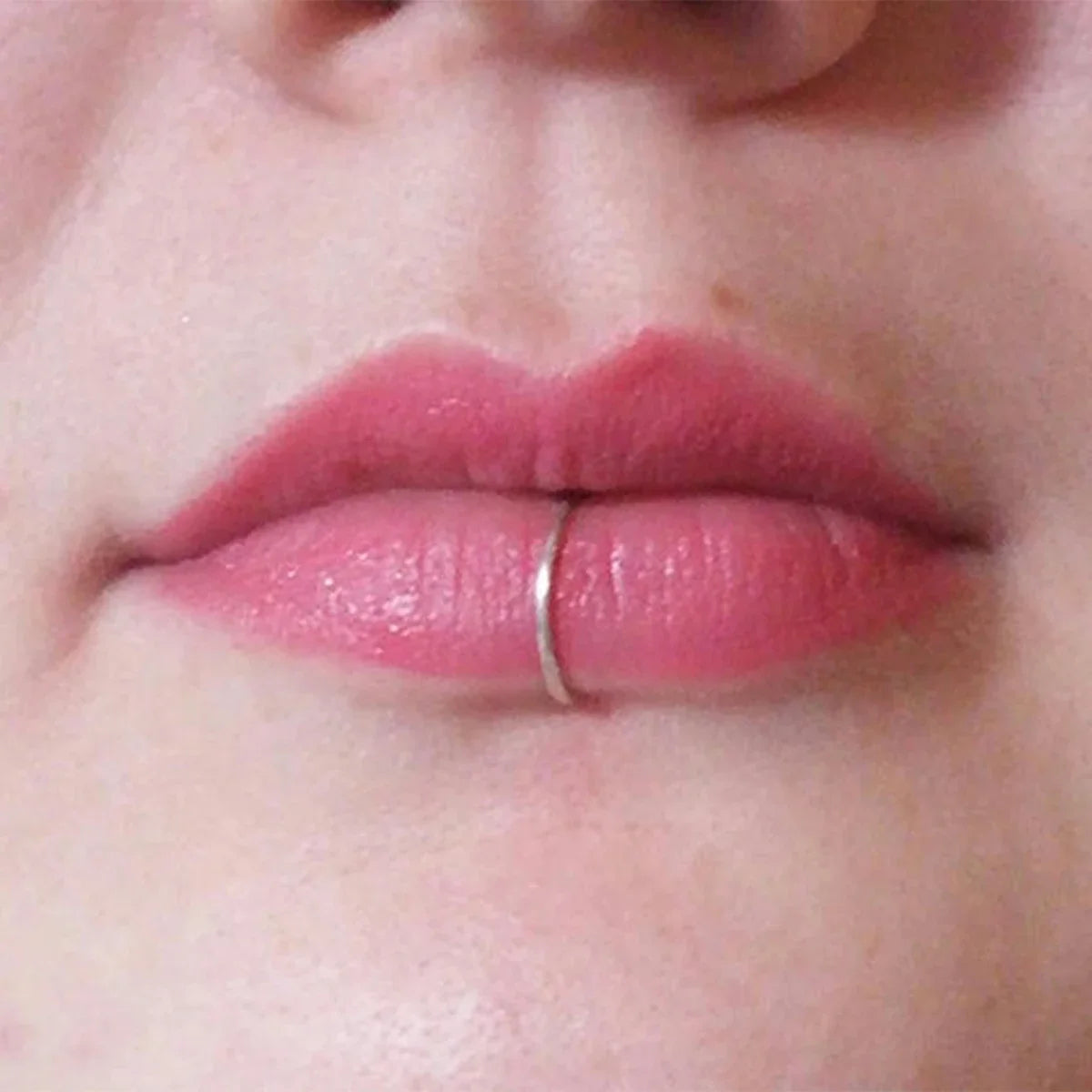 1PCS Fake Piercing Lip Rings Nose Nostril Ring Septum Clip On Mouth Ring Fake Piercing Body Clip Hoop